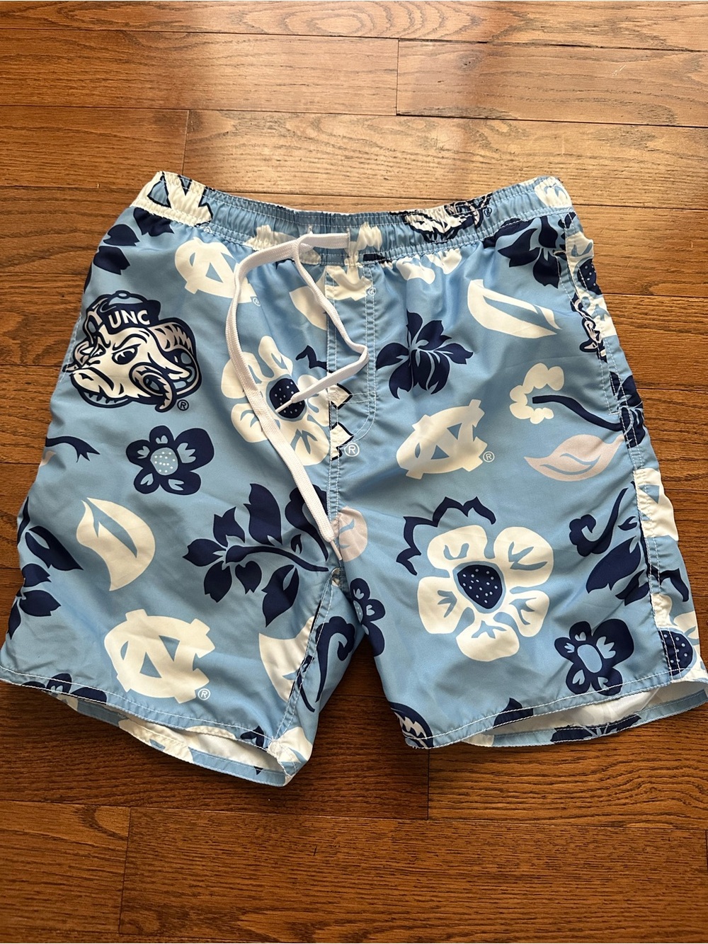 Wes and Willy Men’s Logo Swim Trunks North Carolina Tarheels Size Medium